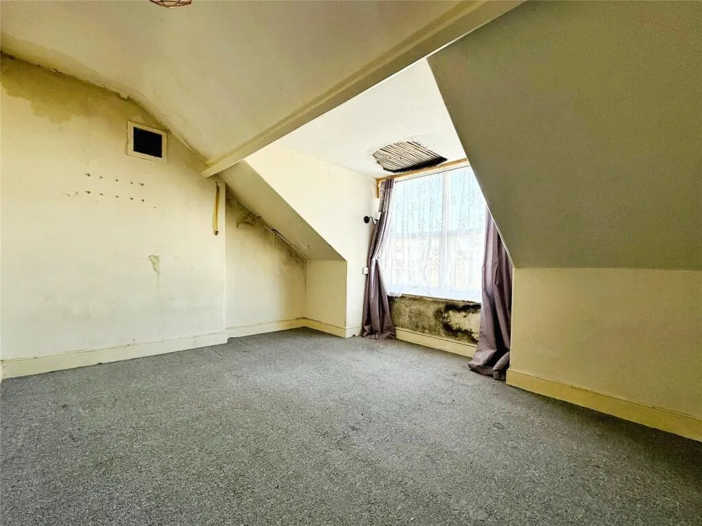 5 bed Terraced
