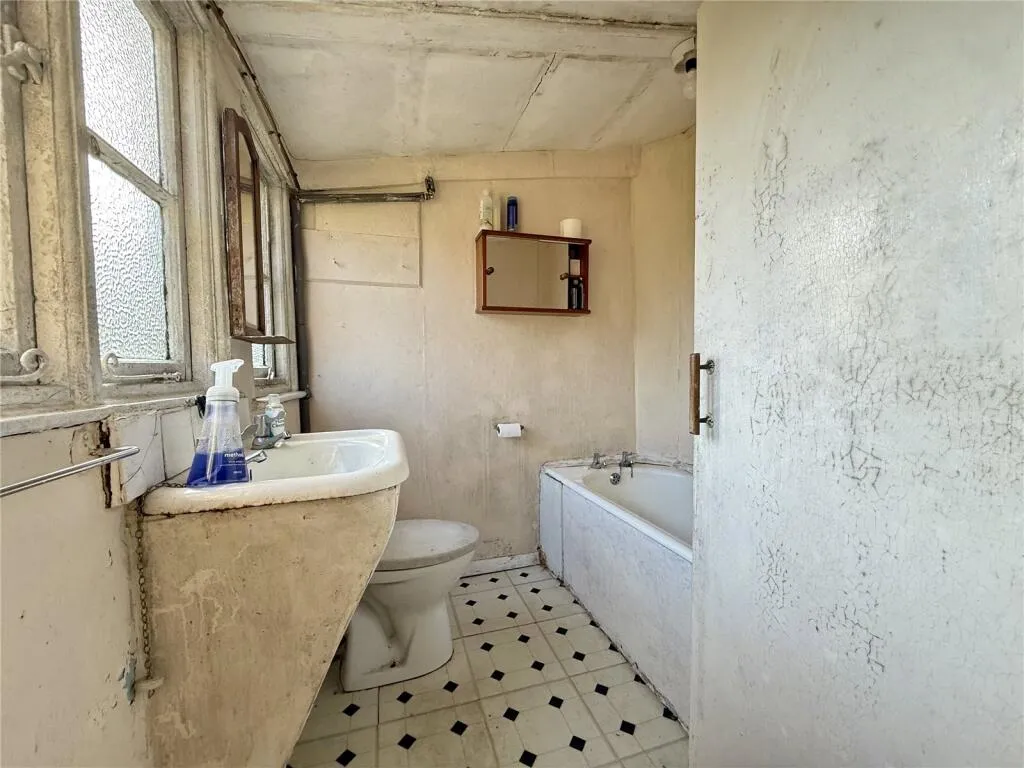 2 bed Detached Bungalow