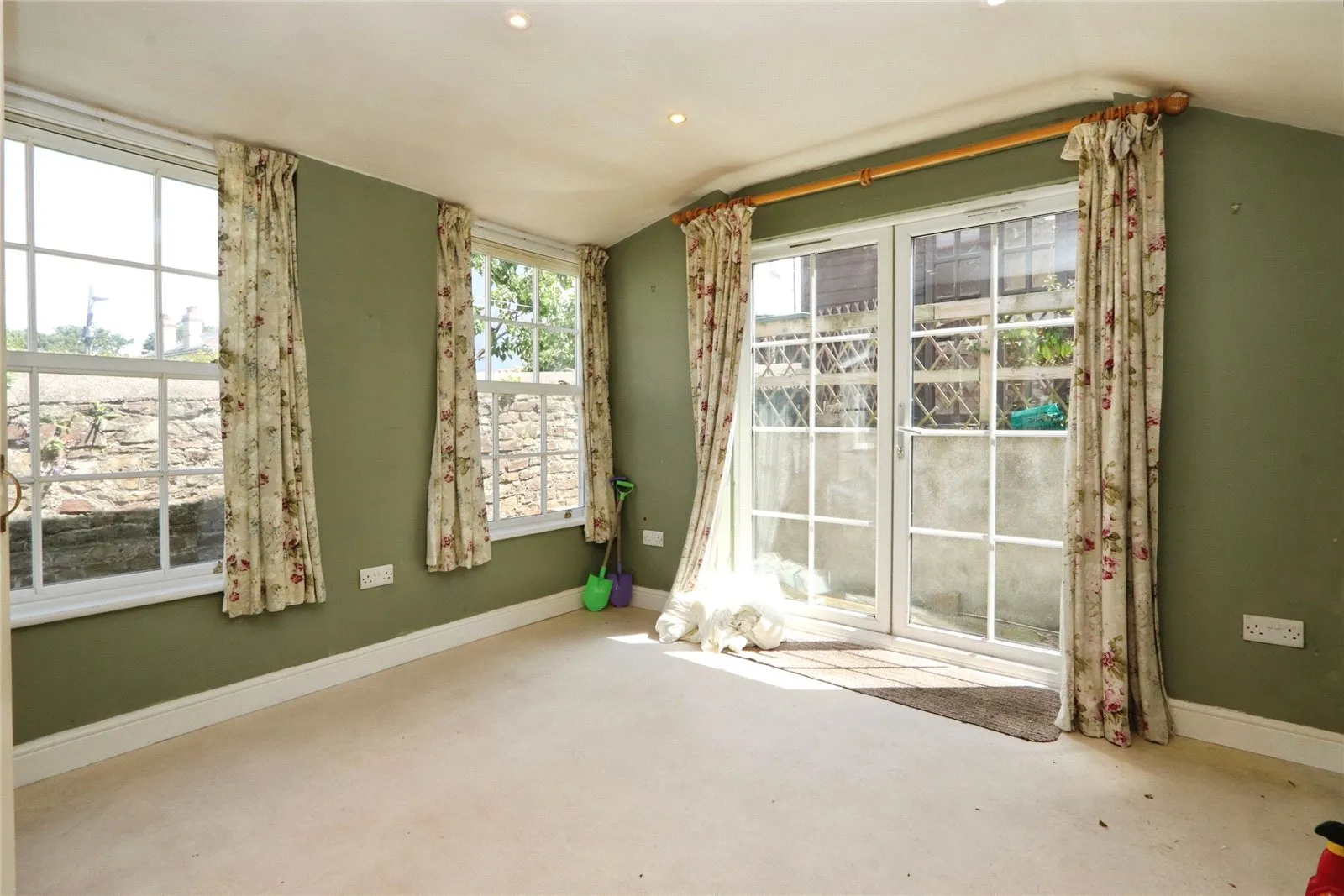 3 bed Terraced