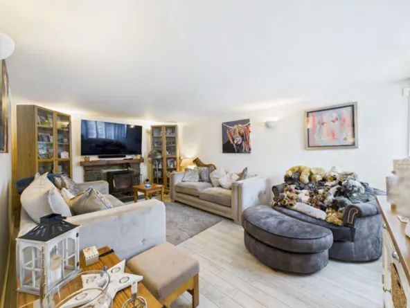 4 bed Character Property