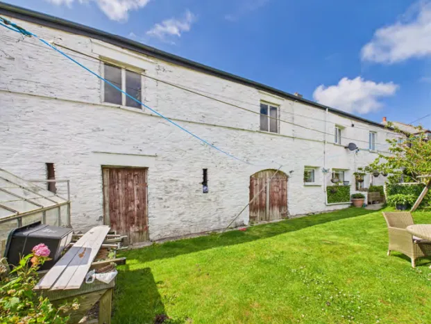 4 bed Character Property