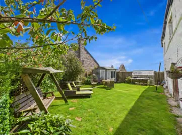 4 bed Character Property