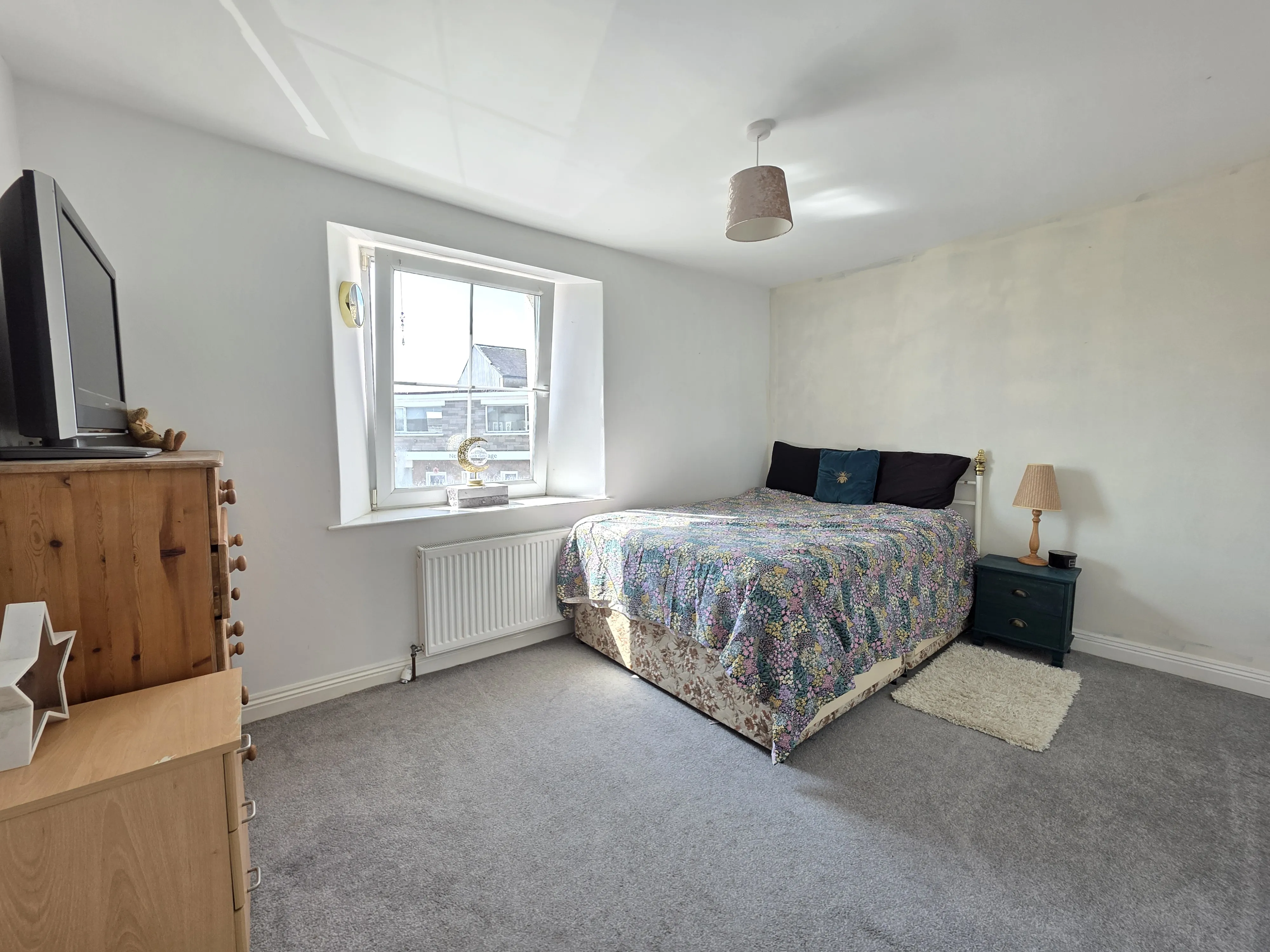 3 bed End of Terrace