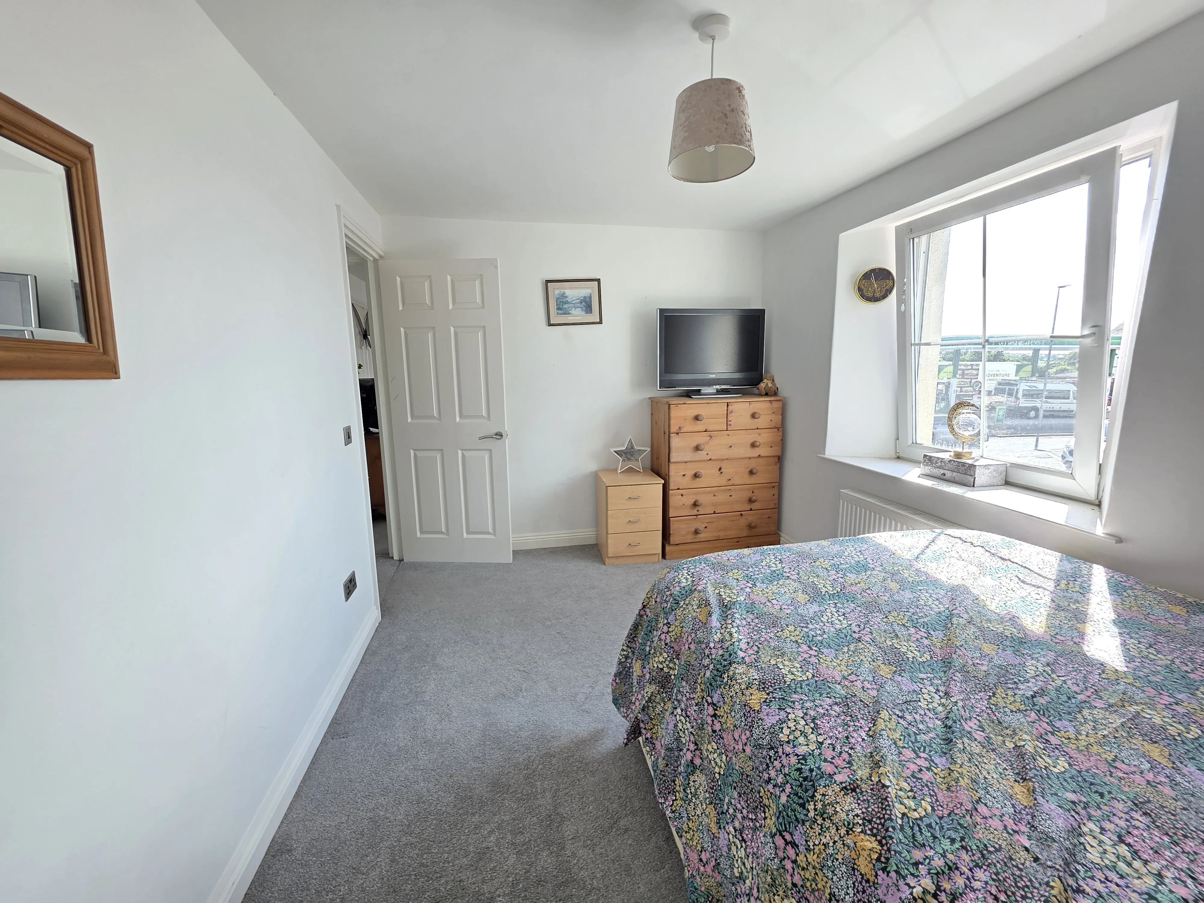 3 bed End of Terrace