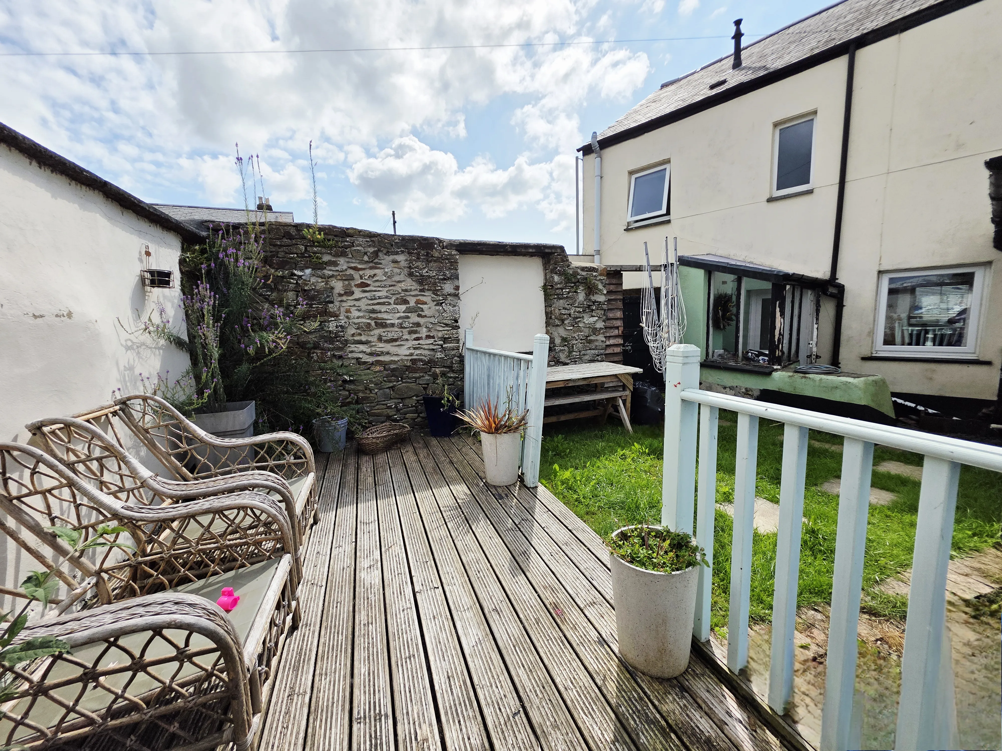 3 bed End of Terrace