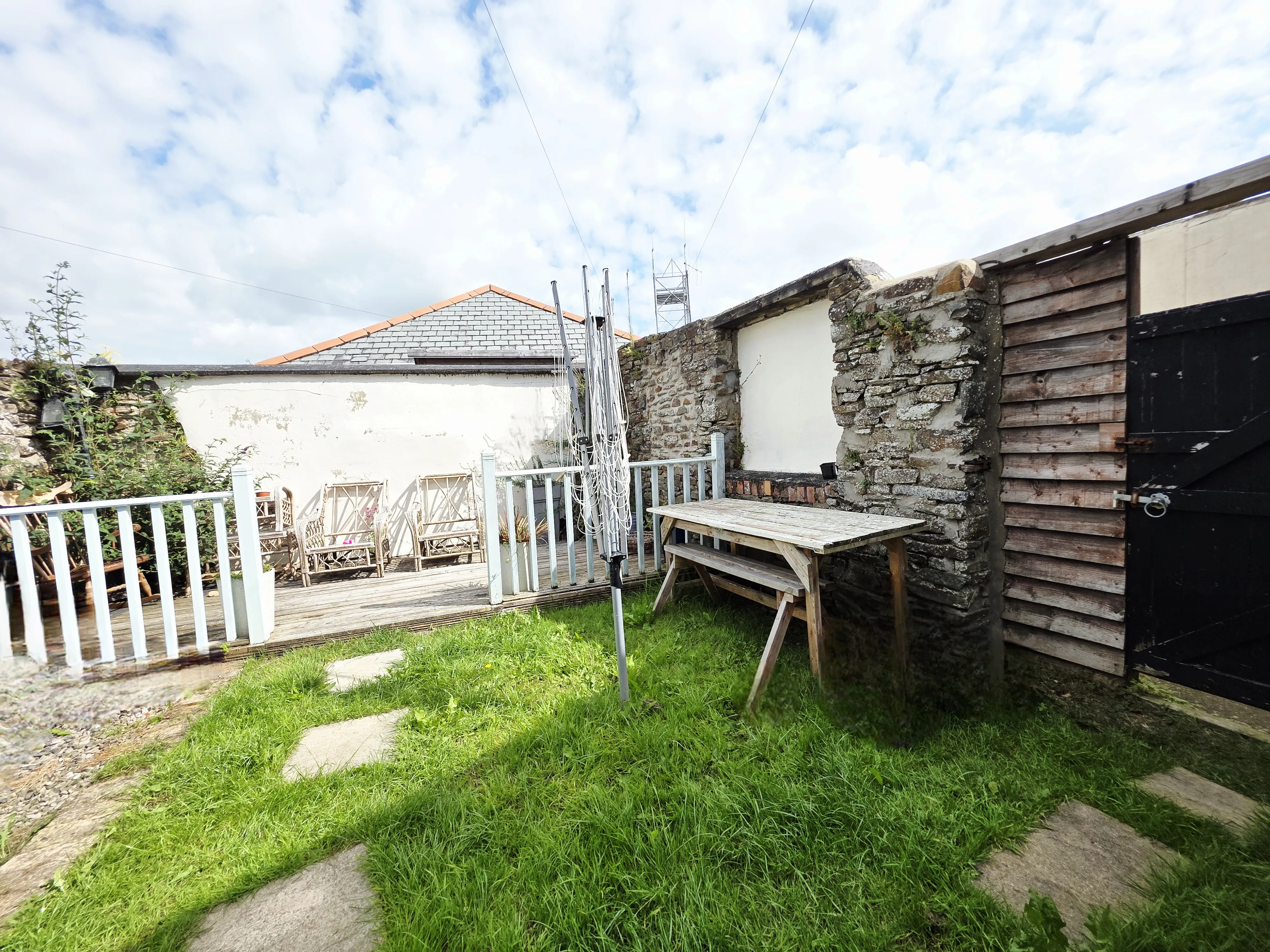 3 bed End of Terrace