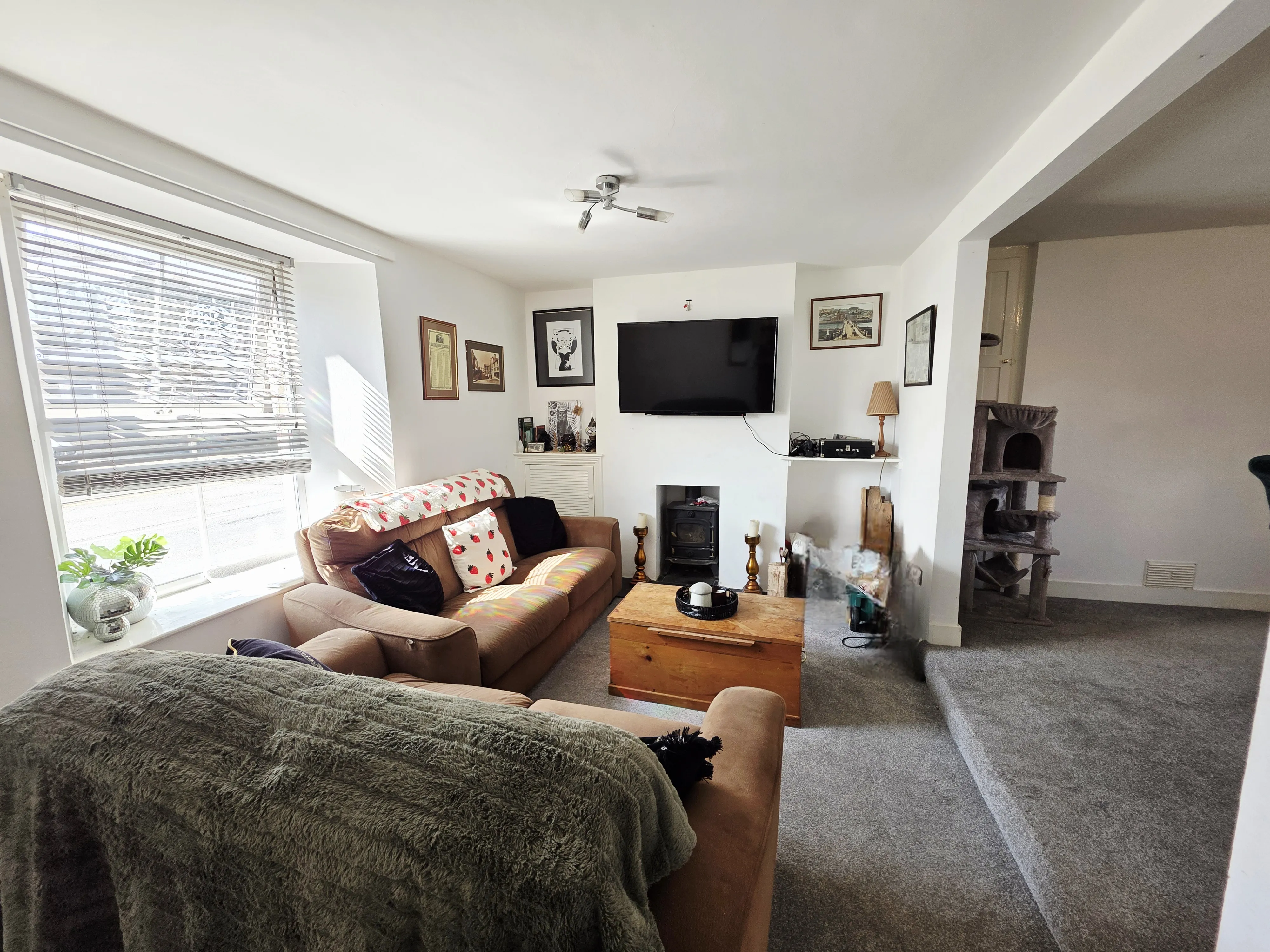 3 bed End of Terrace