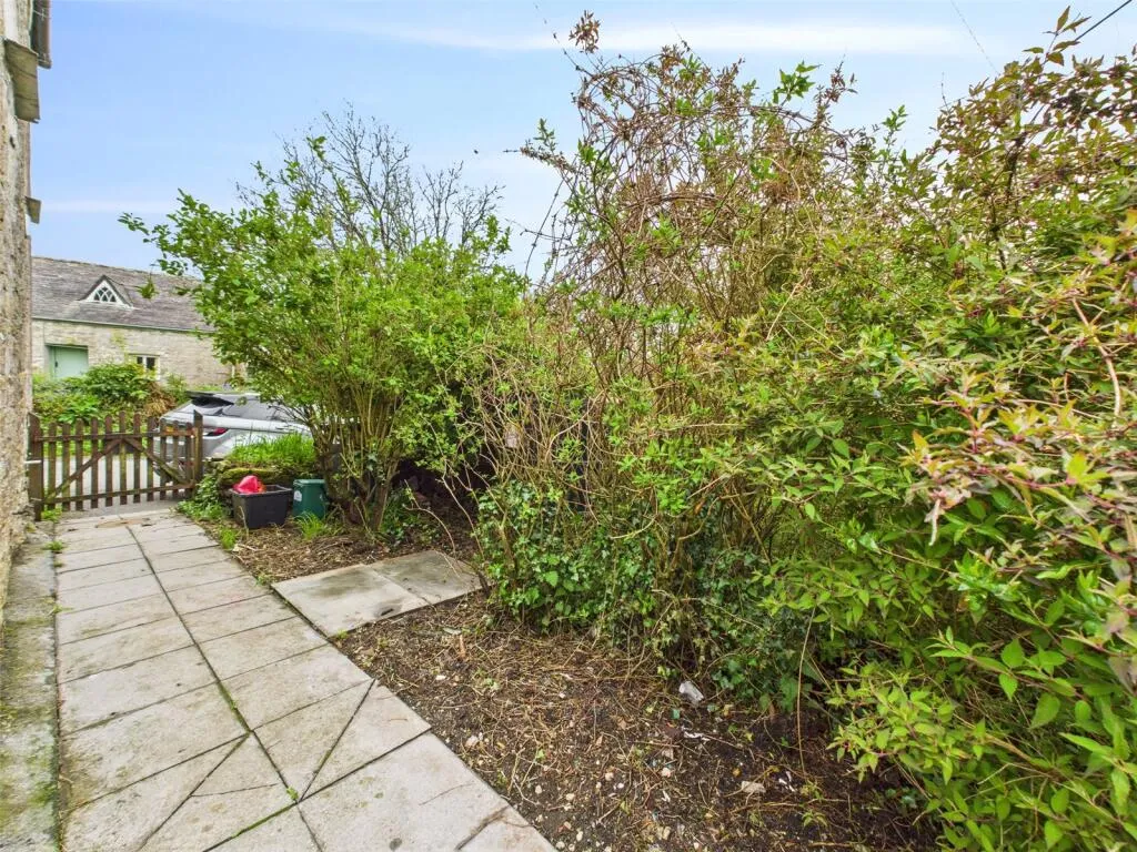 1 bed Detached