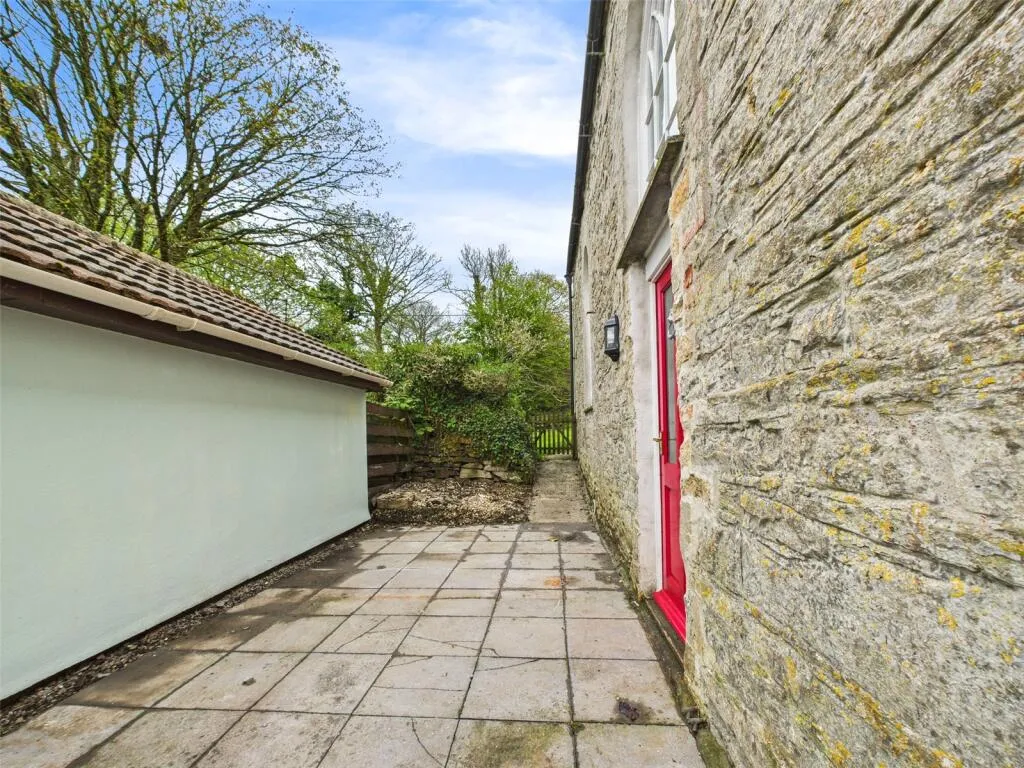 1 bed Detached