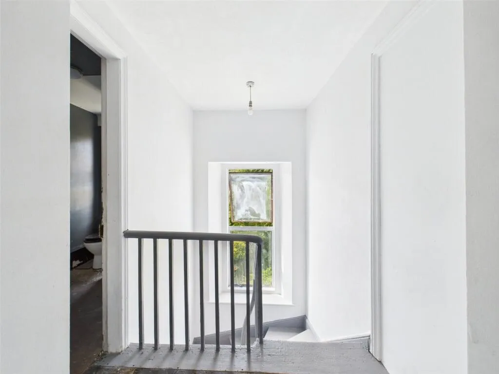 4 bed Block of Apartments