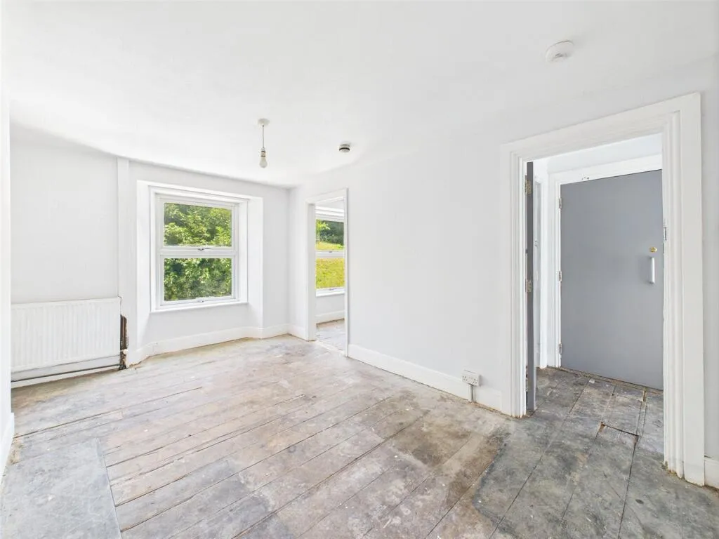4 bed Block of Apartments