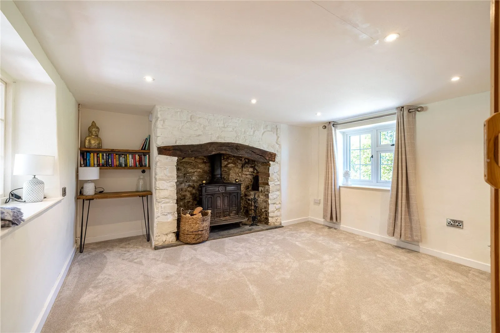 4 bed Detached