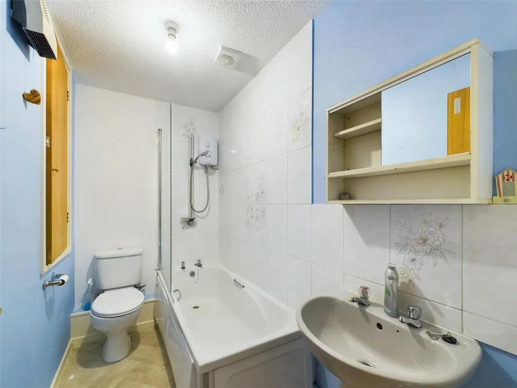 2 bed House