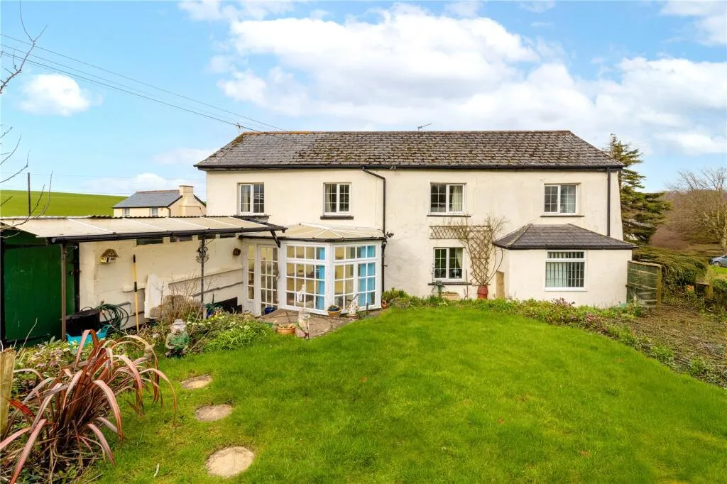 2 bed Detached