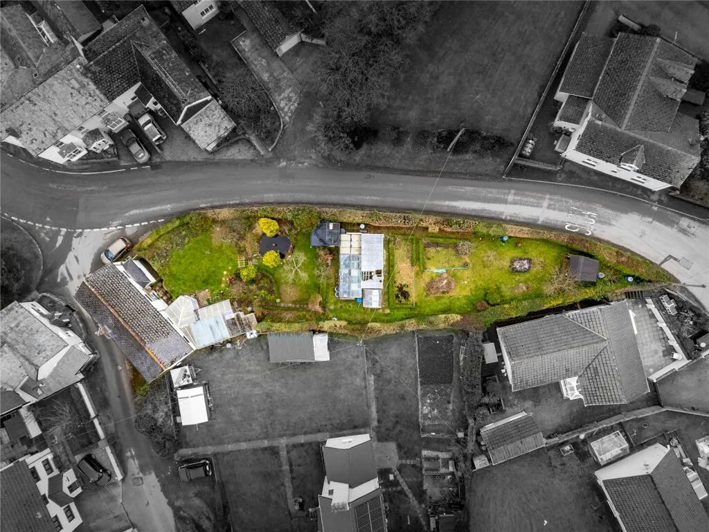 2 bed Detached