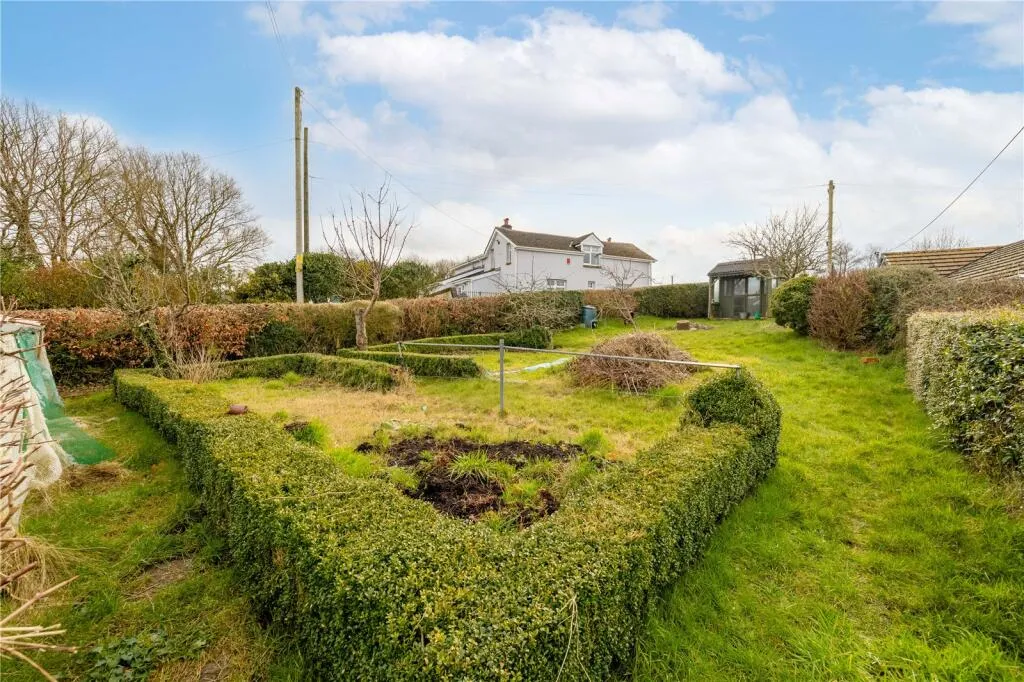 2 bed Detached