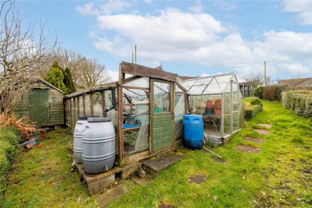 2 bed Detached