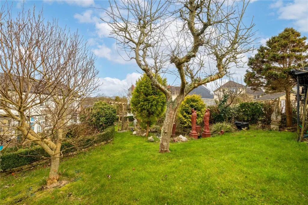 2 bed Detached