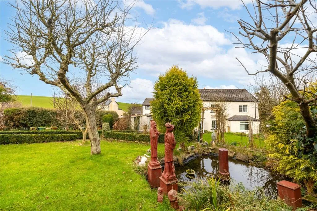 2 bed Detached