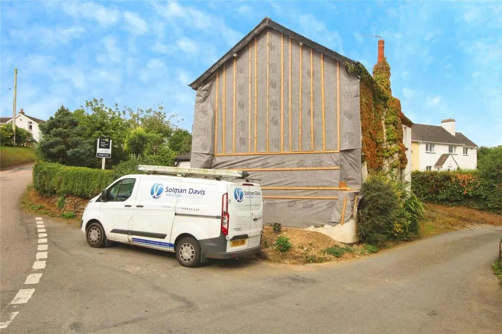 2 bed Detached