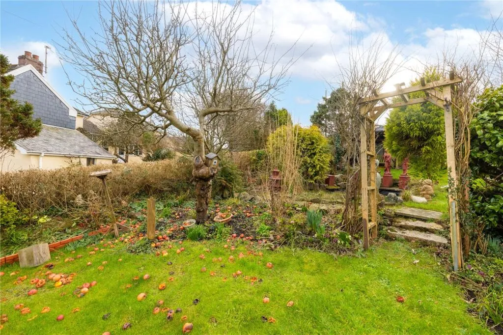 2 bed Detached
