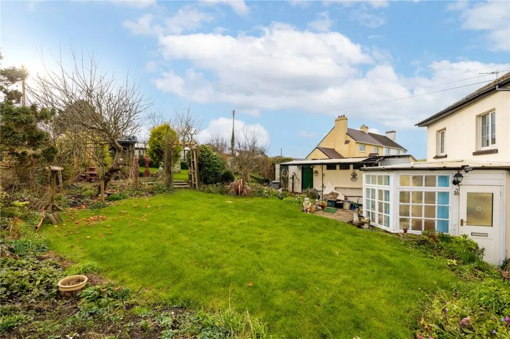 2 bed Detached