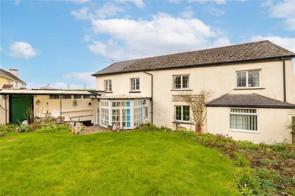 2 bed Detached
