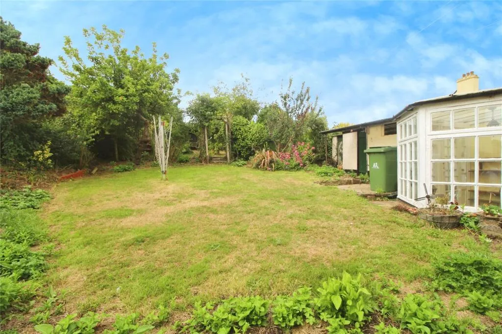 2 bed Detached