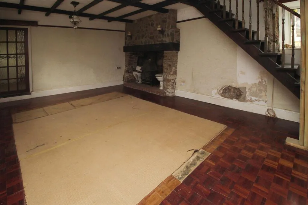 2 bed Detached