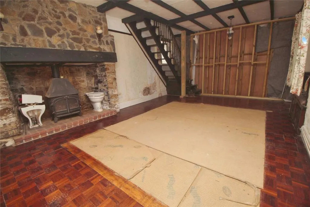 2 bed Detached