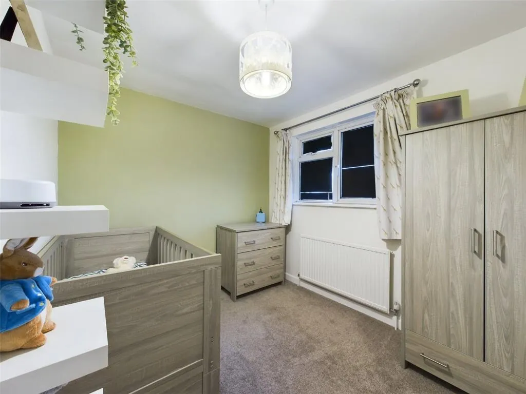 5 bed Detached