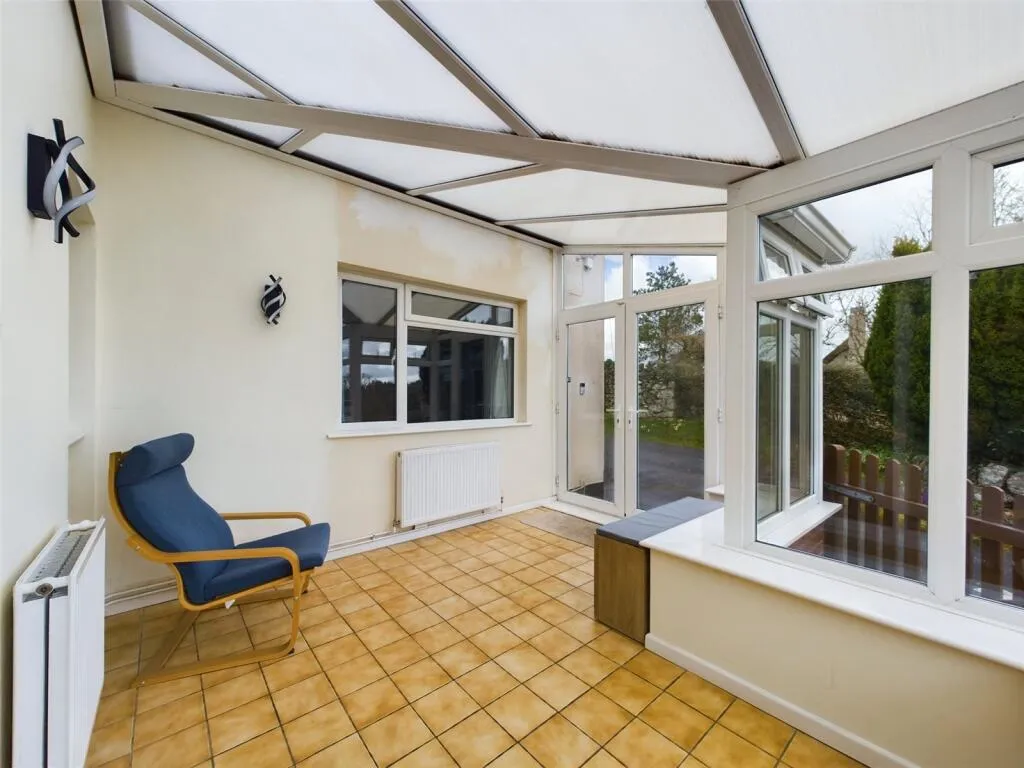 5 bed Detached