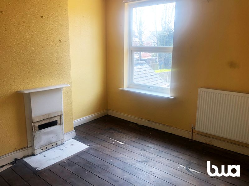 3 bedroom mid terraced house in Wolverhampton