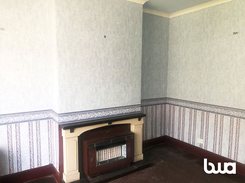 3 bedroom mid terraced house in Wolverhampton