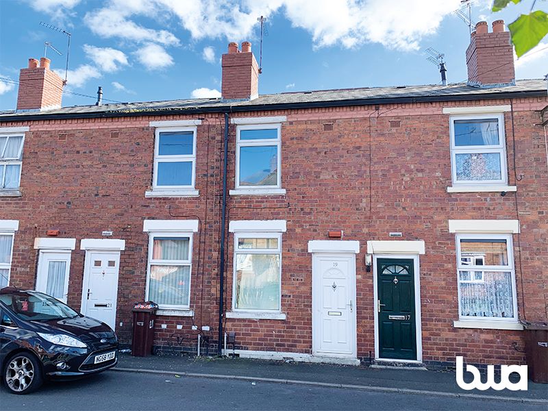 2 bedroom mid terraced house in Wolverhampton
