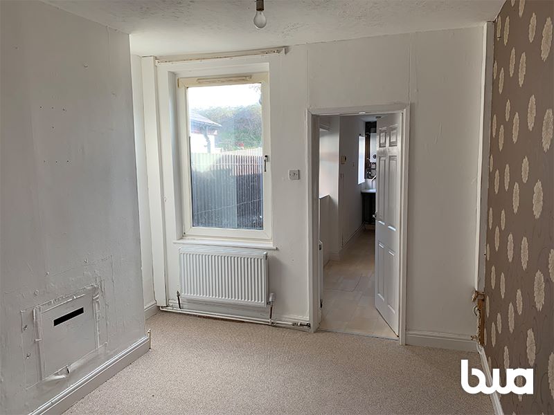 2 bedroom mid terraced house in Wolverhampton