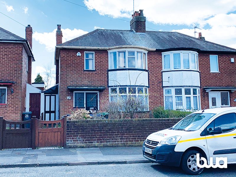 2 bedroom semi detached house in West Bromwich
