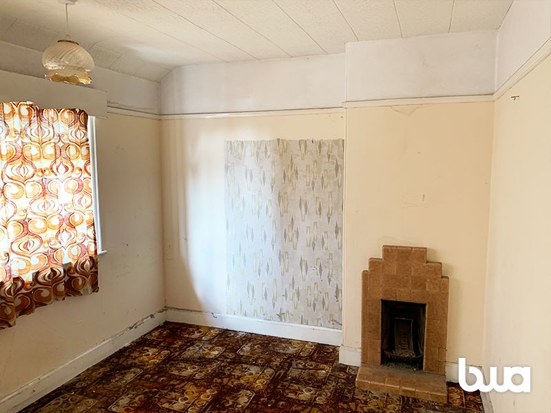 2 bedroom semi detached house in West Bromwich