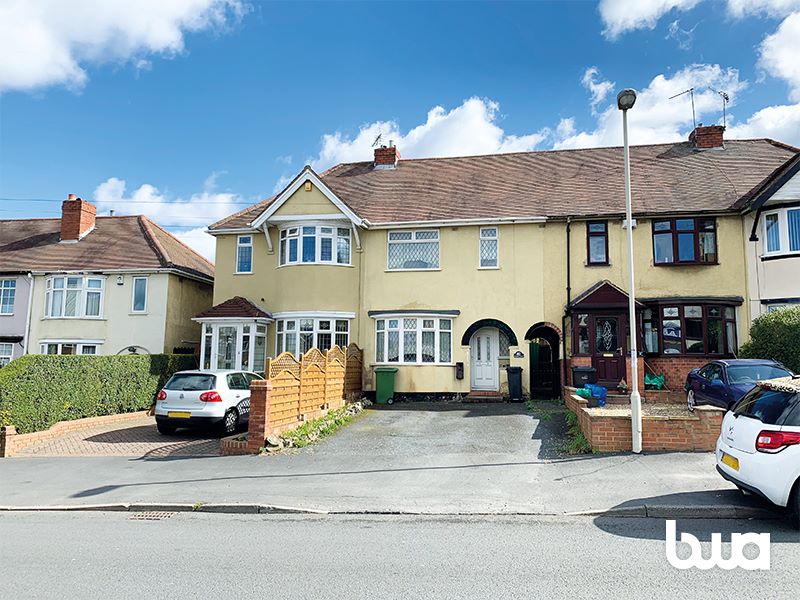 3 bedroom mid terraced house in Stourbridge