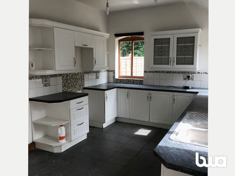 4 Bedroom Semi Detached Property in Wolverhampton