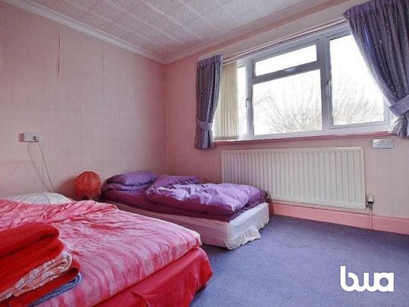 4 bedroom detached house in Wolverhampton