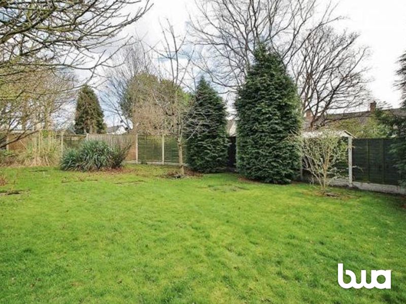 4 bedroom detached house in Wolverhampton