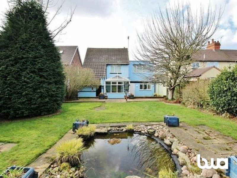 4 bedroom detached house in Wolverhampton