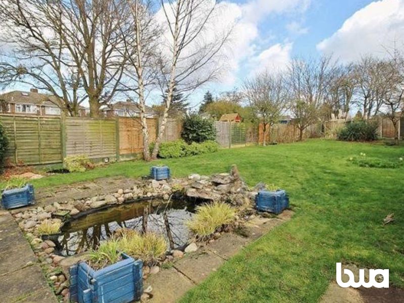 4 bedroom detached house in Wolverhampton