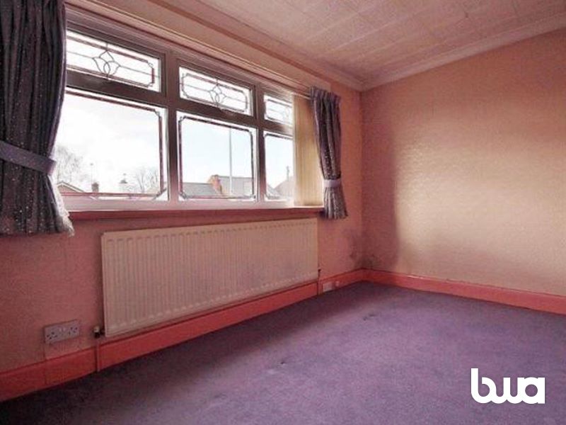 4 bedroom detached house in Wolverhampton