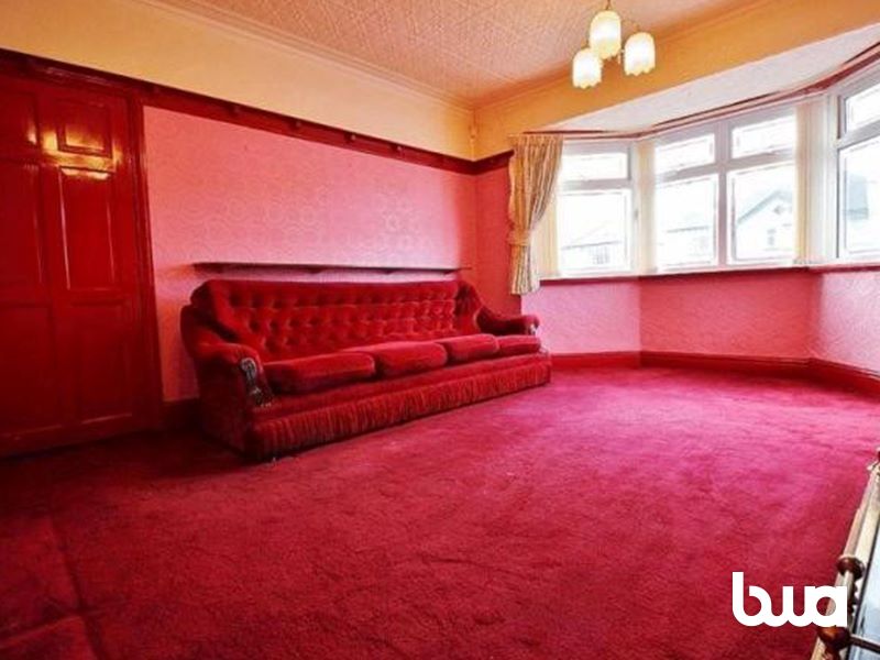 4 bedroom detached house in Wolverhampton