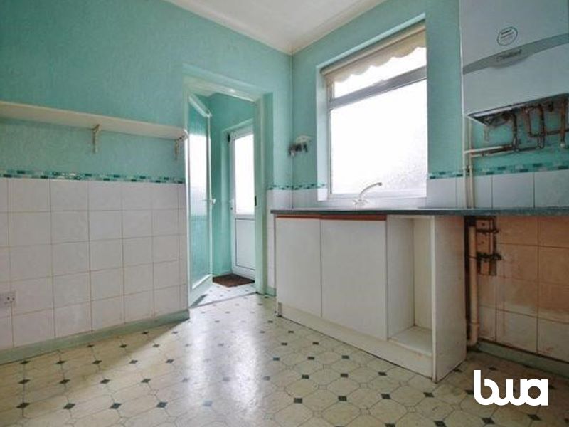 4 bedroom detached house in Wolverhampton