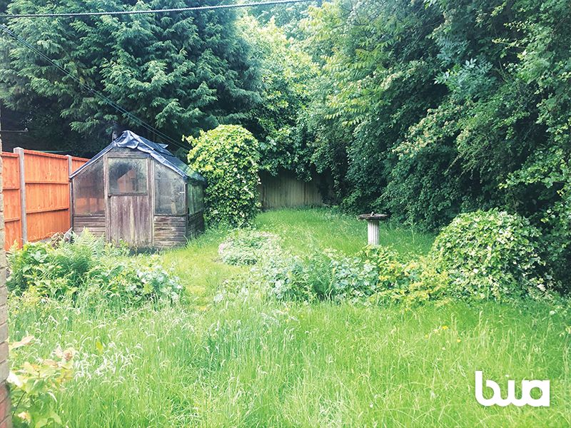 3 bedroom mid terraced house in Solihull