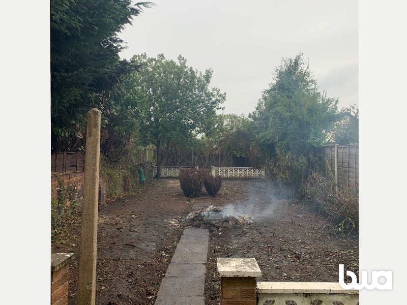 3 bedroom semi detached house in Willenhall