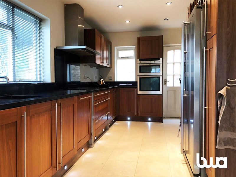 3 bedroom detached house in Surrey